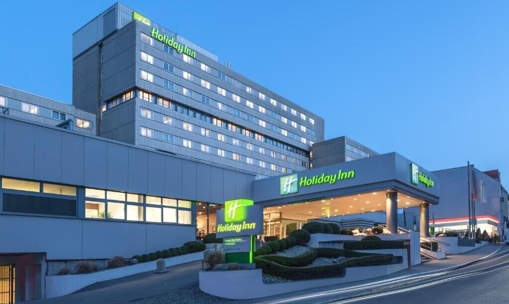 Отель Holiday Inn Munich 4*