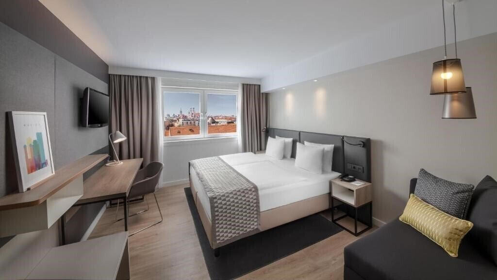 Готель Holiday Inn Munich City Centre 4*