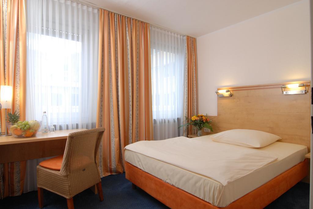 Готель Amba 3*
