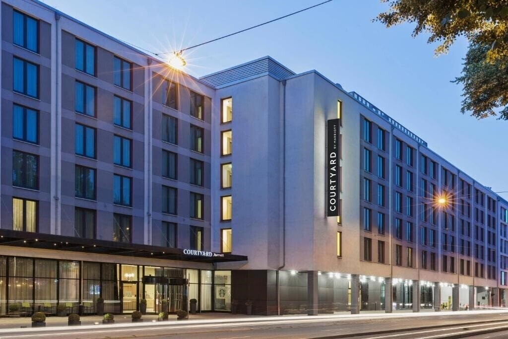 Отель Courtyard By Marriott Munchen City Ost 4*