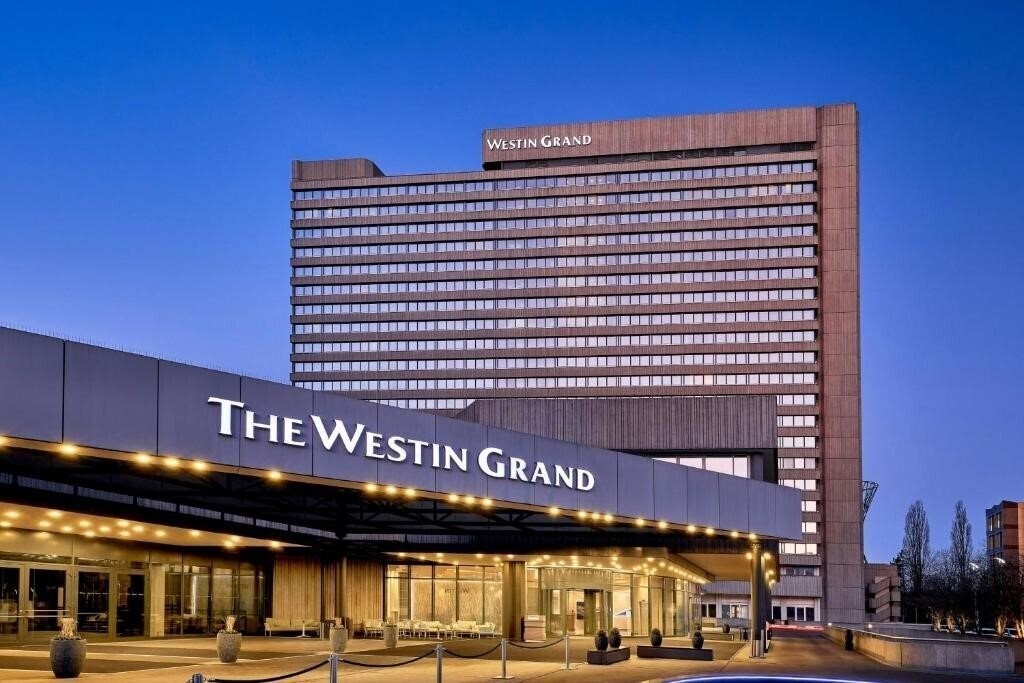 Готель The Westin Grand Hotel 5*