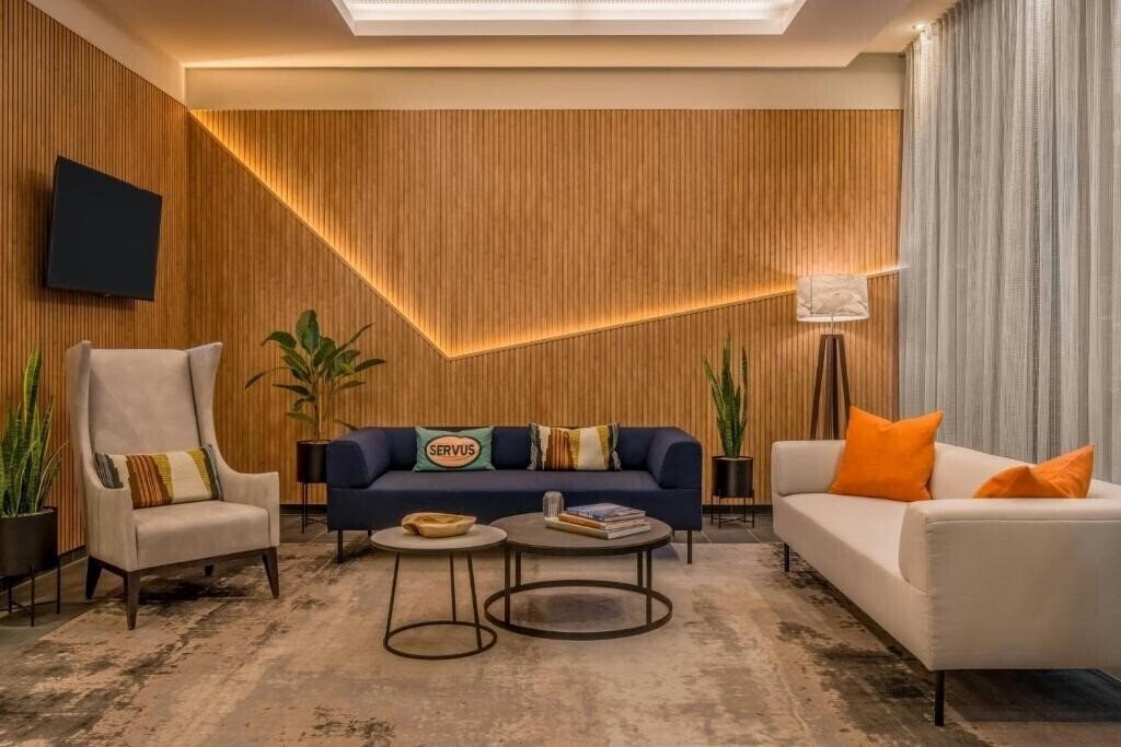 Отель Courtyard by Marriott Munich City Center 4*