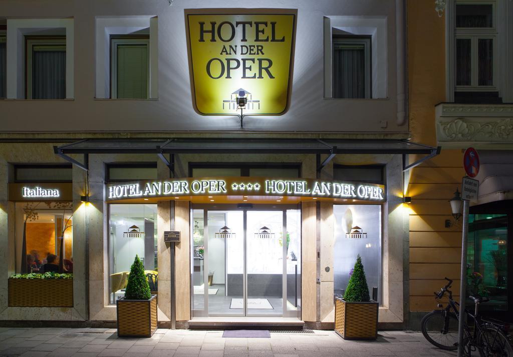 Готель An Der Oper 4*