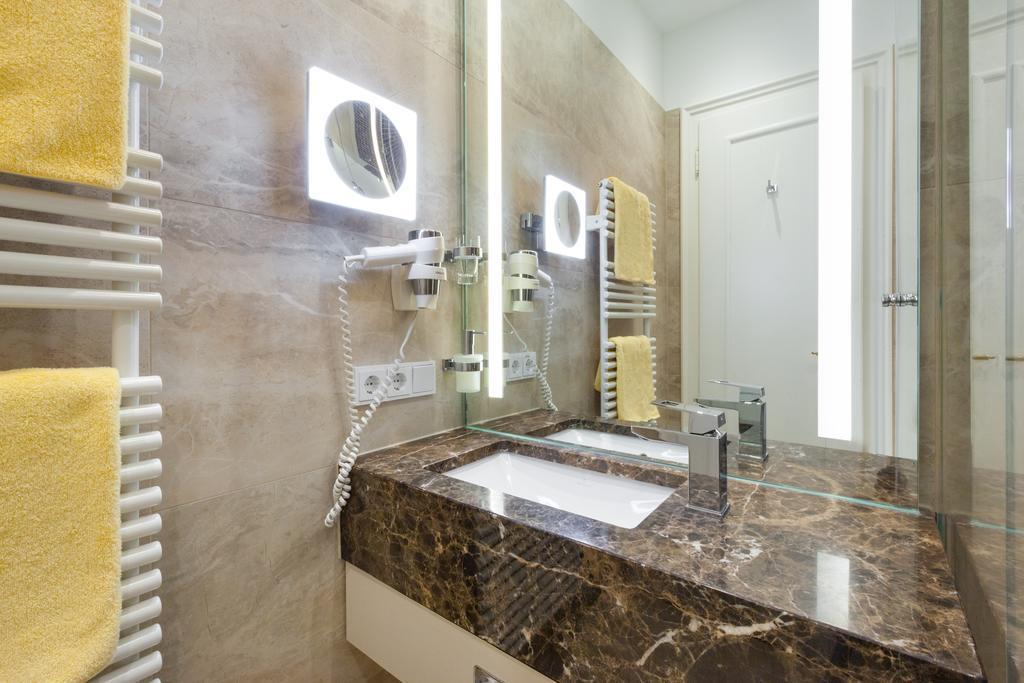 Зображення An Der Oper 4*