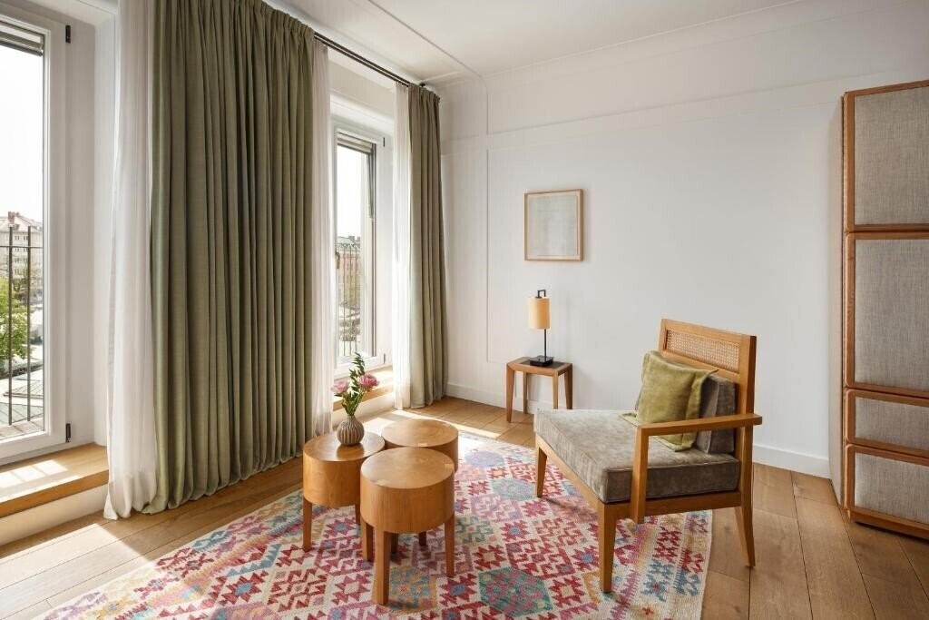 Отель Louis Hotel 4*
