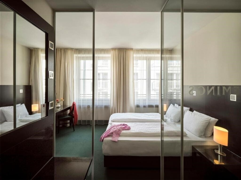 Готель Flemings Hotel Munchen City 4*