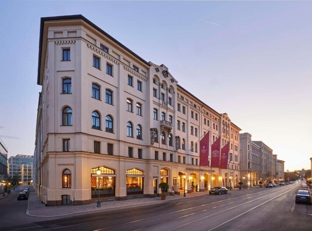 Готель Hotel Vier Jahreszeiten Kempinski Muenchen 5*
