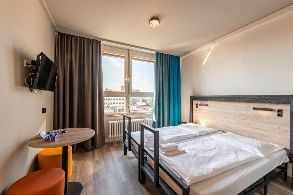 Готель A & O Stuttgart City 1*