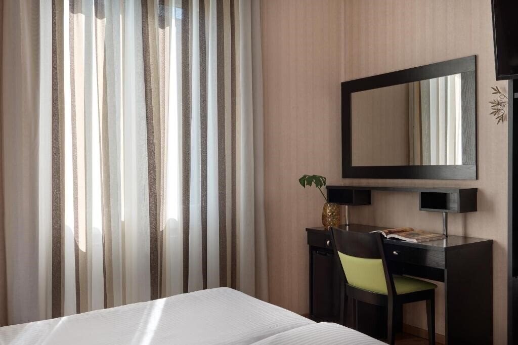 Готель Delphi Art Hotel 3*