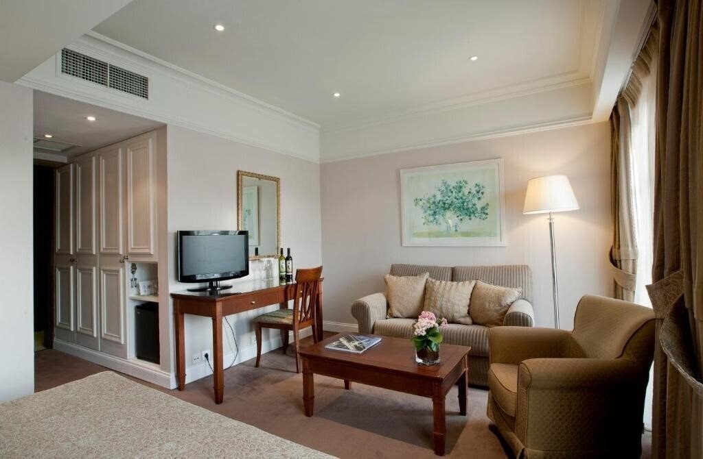 Фото Hera Athens 4*