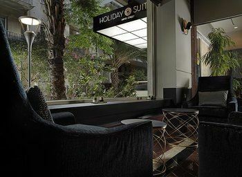 Готель Holiday Suites 4*