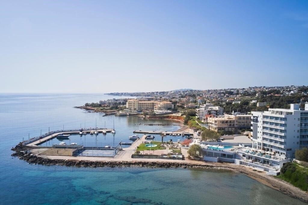 Готель Attica Beach 3*