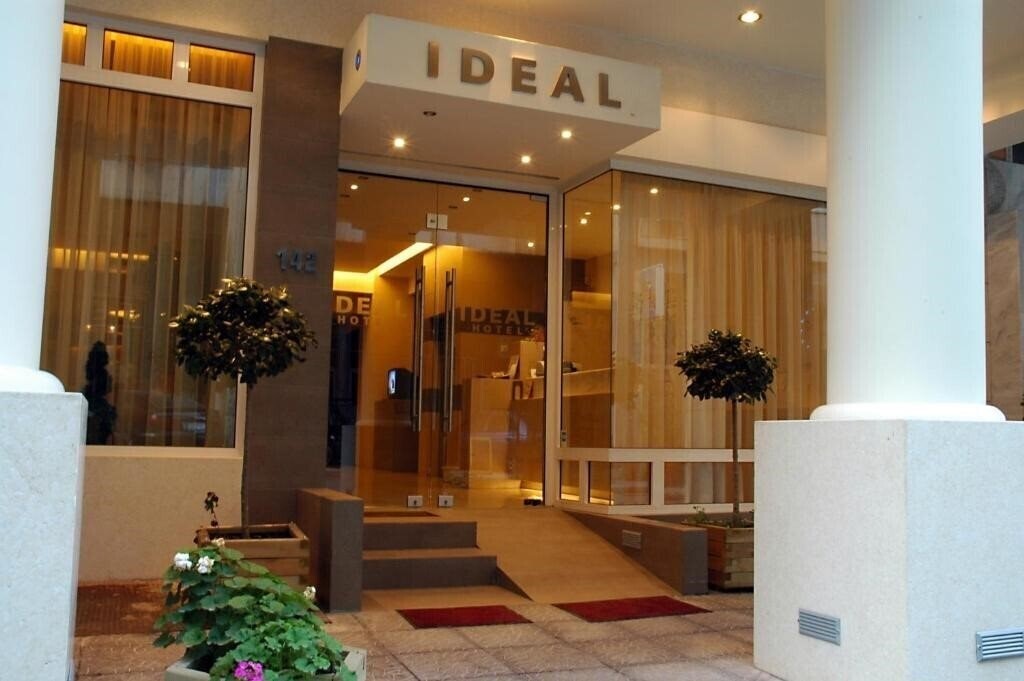 Отель Ideal 2*