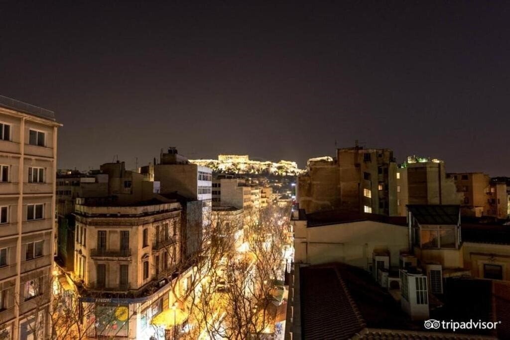 Готель Cecil Hotel 2*