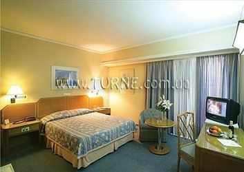 Готель Ionis Hotel 3*