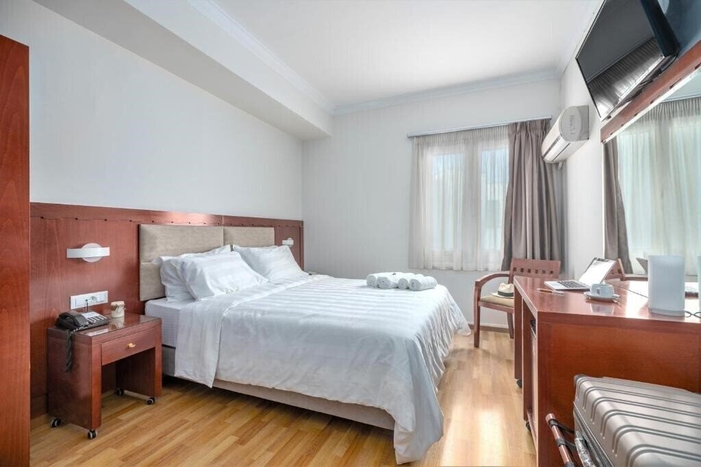 Фотографія Attalos Hotel 3*