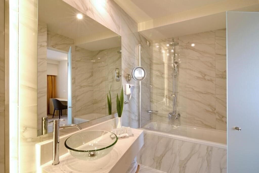 Фотографія Athens Avenue Hotel 4*