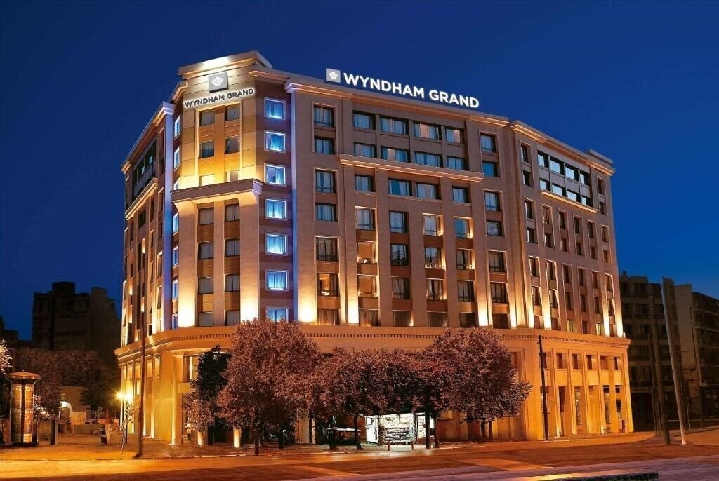 Готель Wyndham Grand Athens 4*