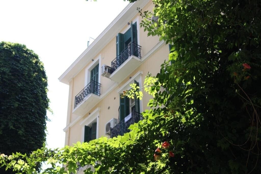 Готель Elikon 2*