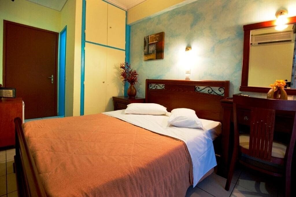 Готель Hotel Pergamos 2*