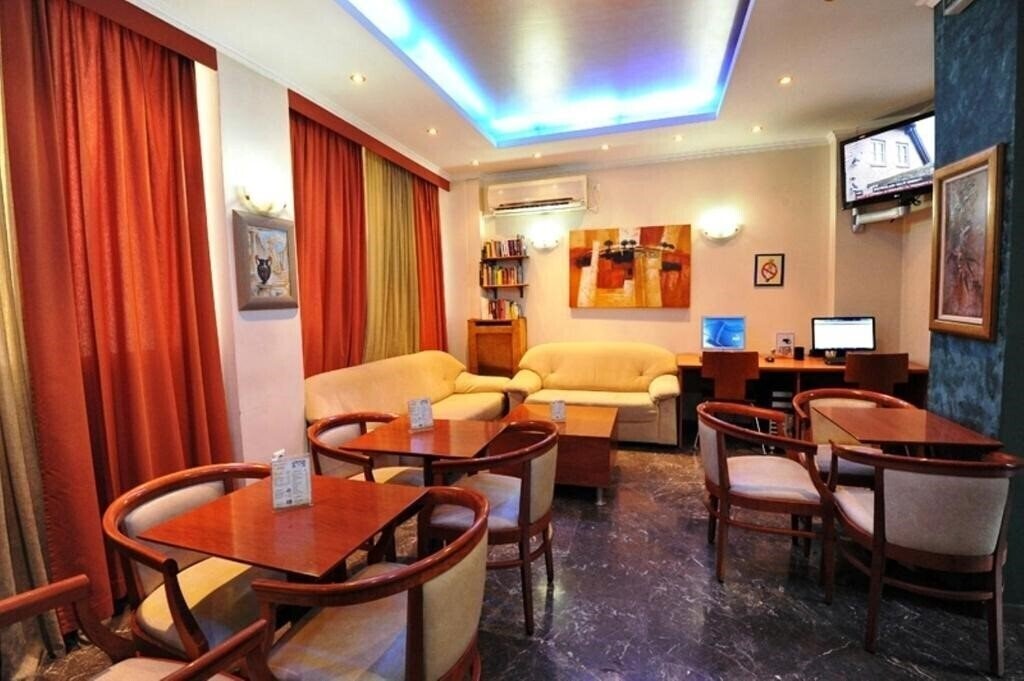 Фотографія Hotel Pergamos 2*