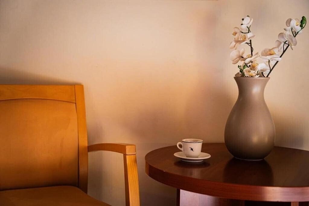 Зображення Parnis Palace Hotel Suites 4*