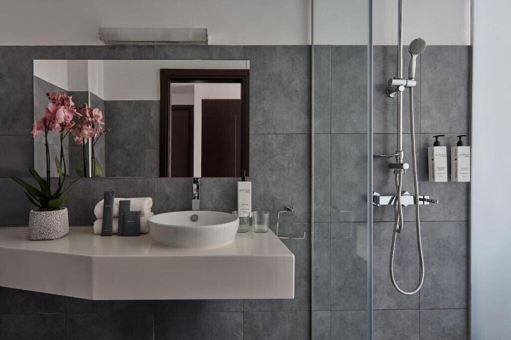 Фотография Breeze Boutique Hotel 4*