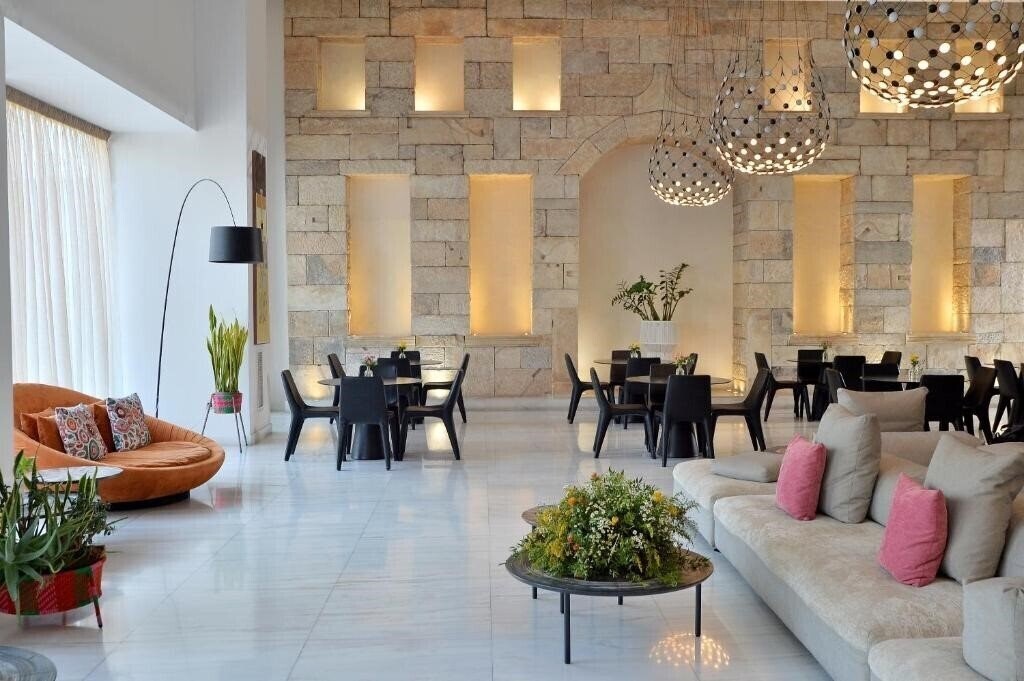 Готель Athenaeum Grand Hotel 3*