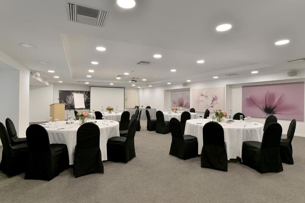 Зображення Athenaeum Grand Hotel 3*