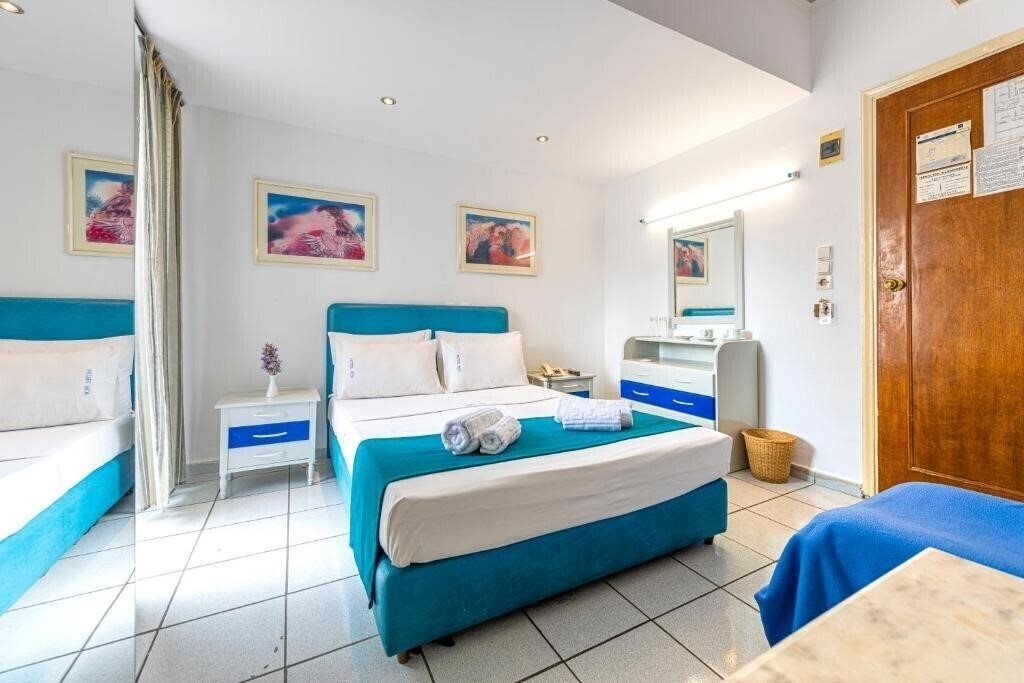 Готель Roy Hotel + 2*
