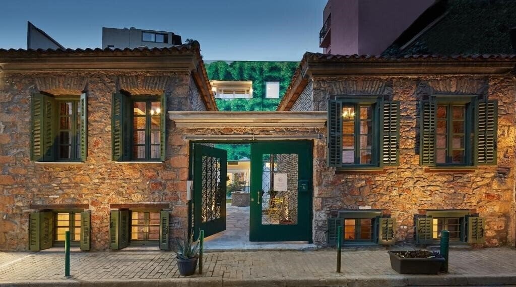 Отель Athenian Residences Pool & Luxury Suites Apartments апартаменты