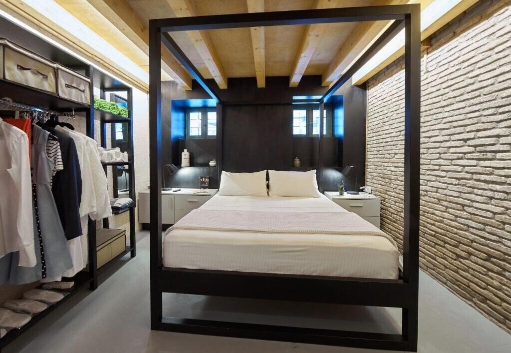 Изображение Athenian Residences Pool & Luxury Suites Apartments апартаменты