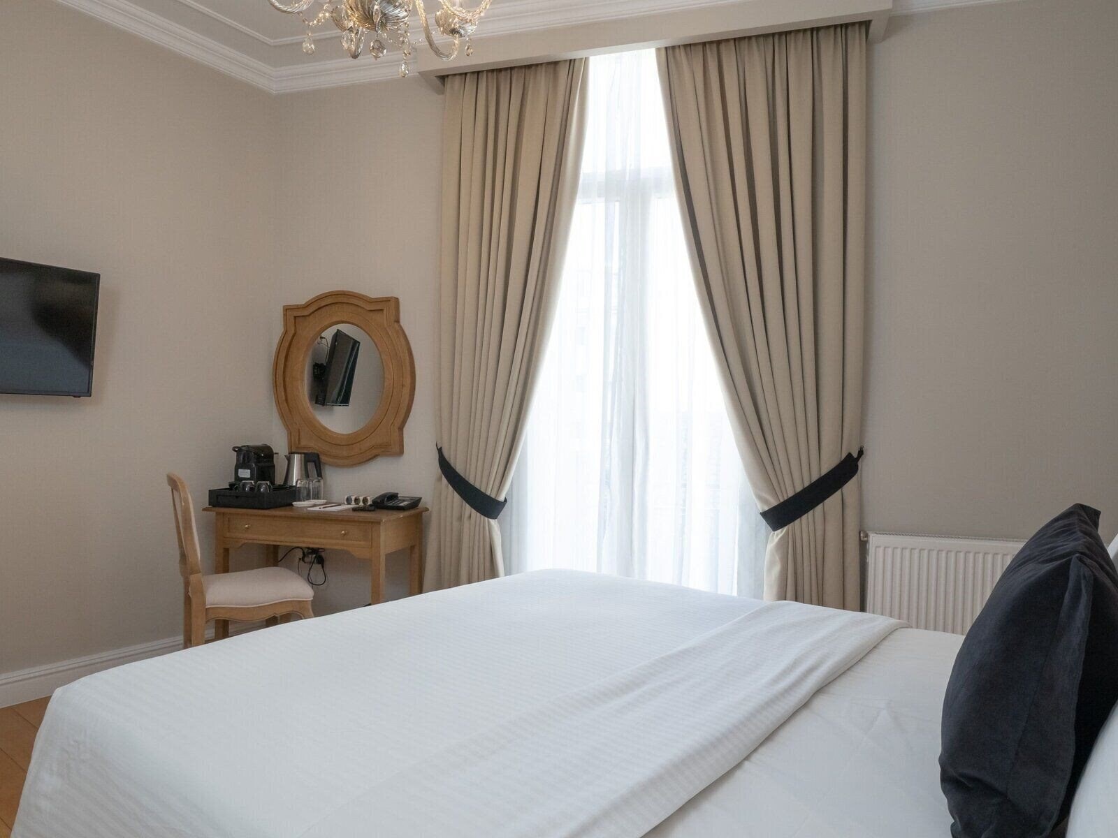 Изображение Athens Mansion Luxury Suites 4*