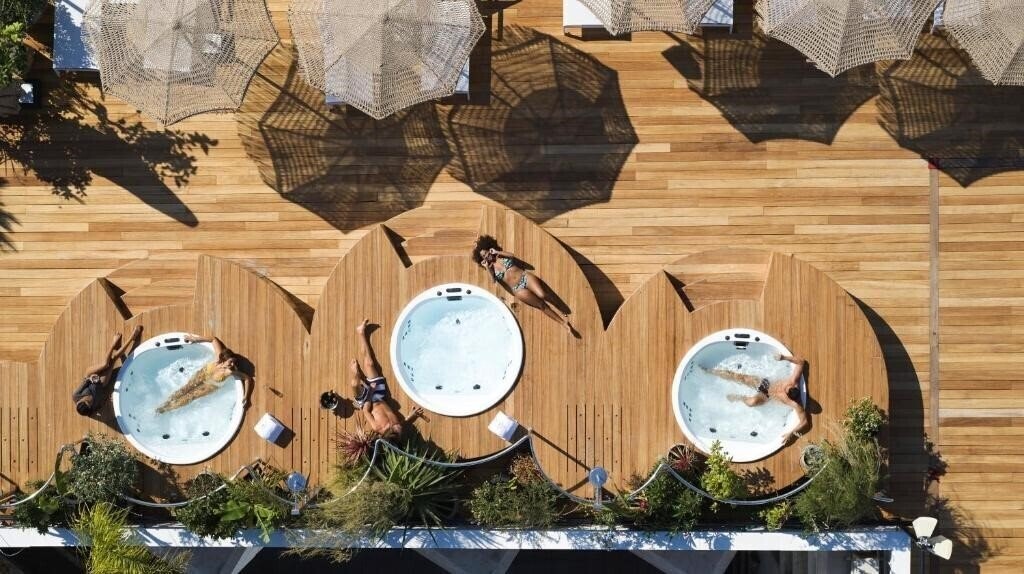 Отель Brown Acropol By Brown Hotels 4*