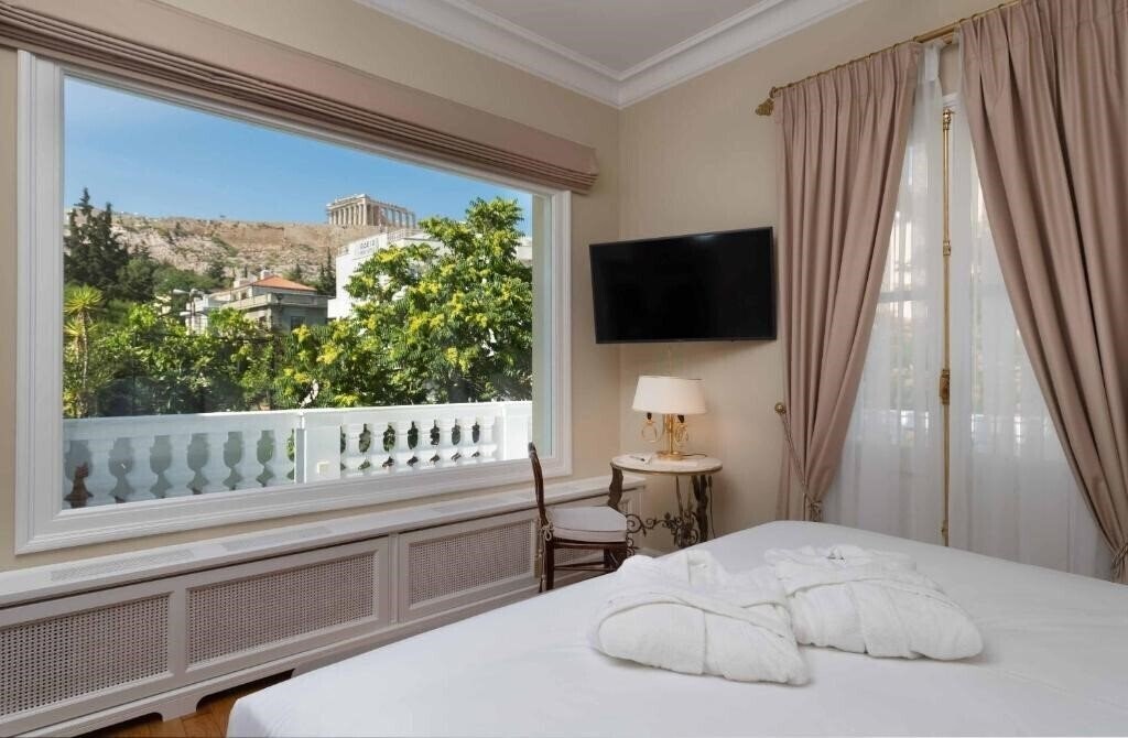 Отель Noble Suites 3*