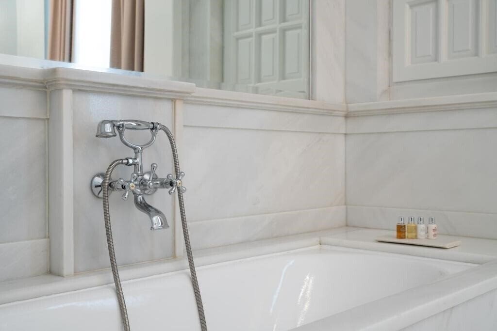 Картинка Noble Suites 3*