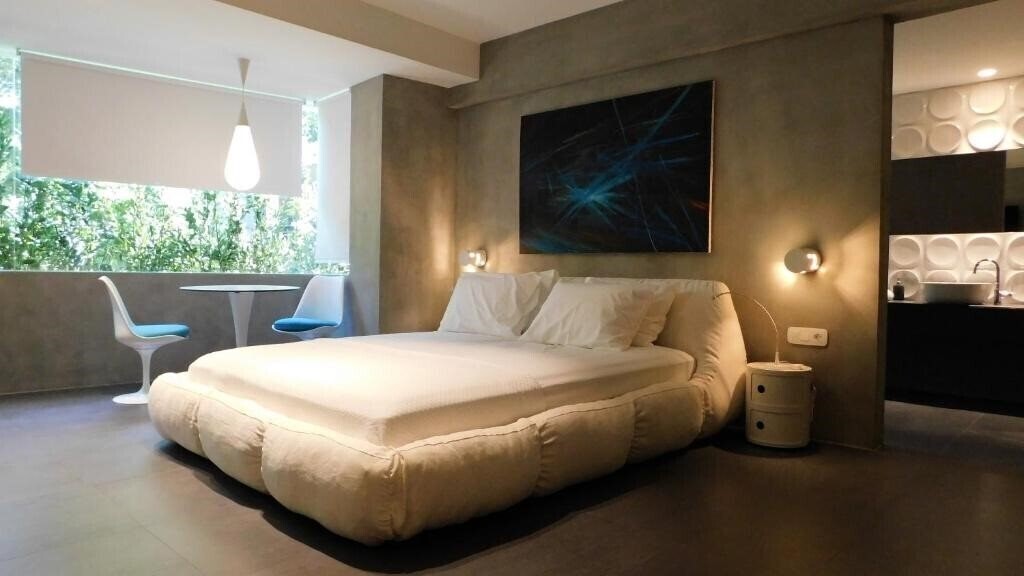 Готель 101 Adrianou Luxury Urban Stay 4*