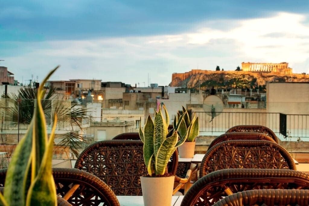Фото Zeus Essence Athens Central 5*