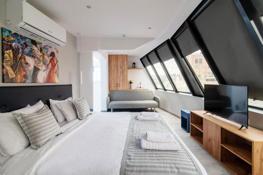 Фото Olvia Suites 4*
