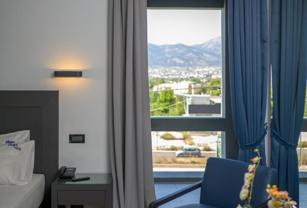 Фотография Pines Hotel 2*