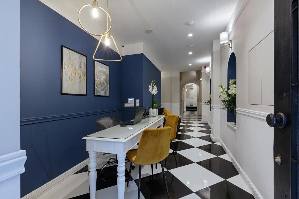 Готель Classic by Athens Prime 4*