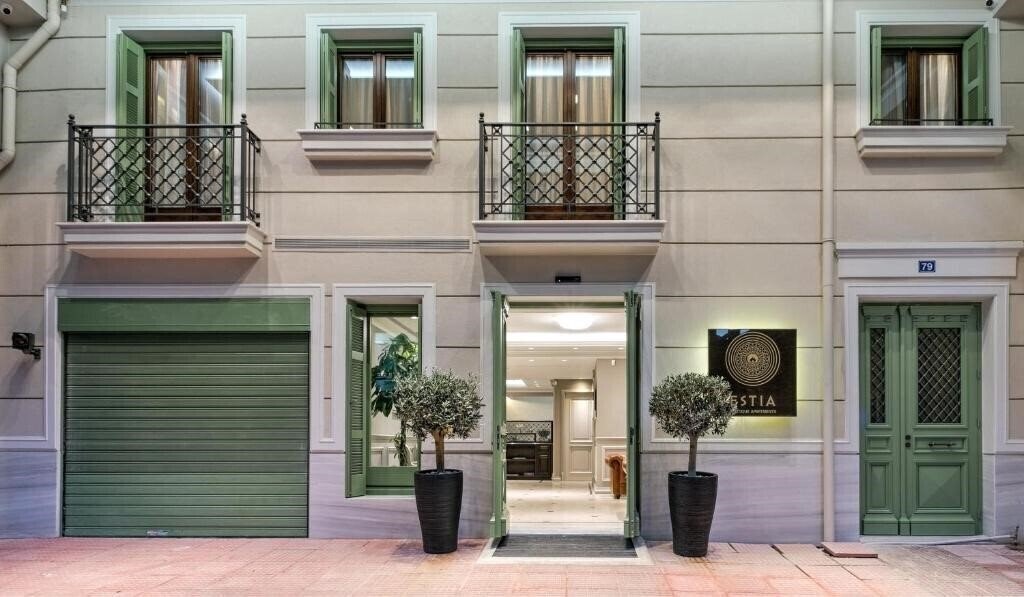 Отель Estia Boutique Apartments 4*