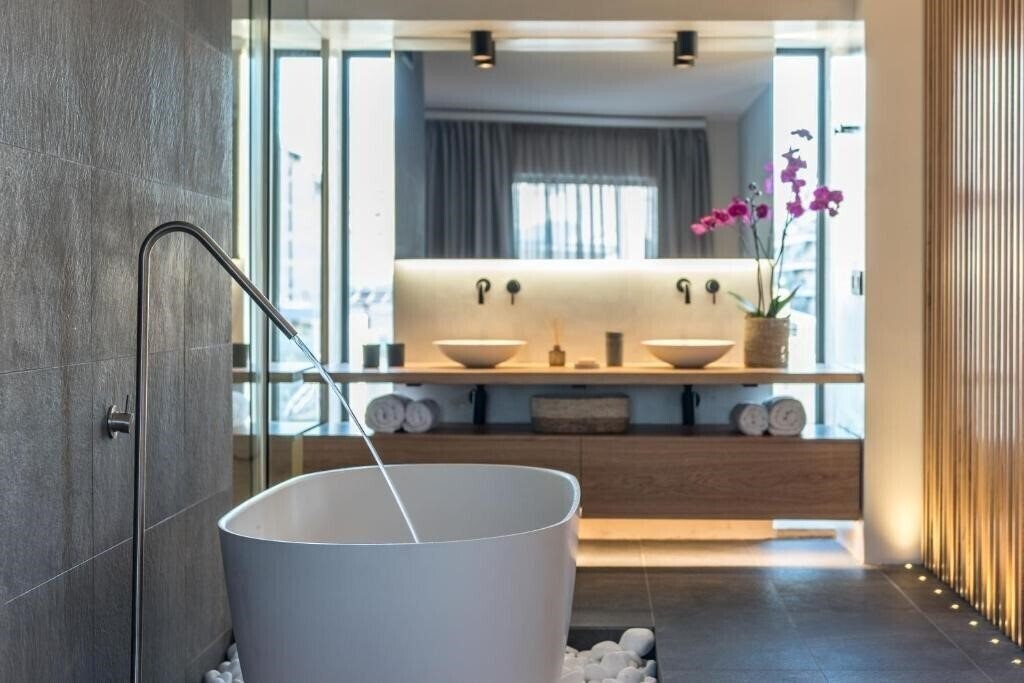 Фотографія Hub Suites 4*