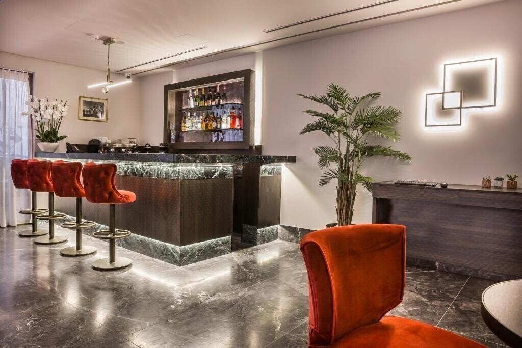 Фото Royalty Hotel Athens 4*