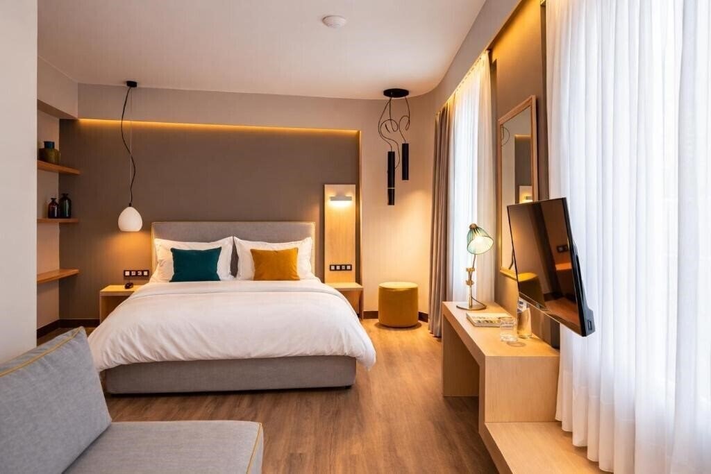 Готель St. Bjur Suites Athens 4*