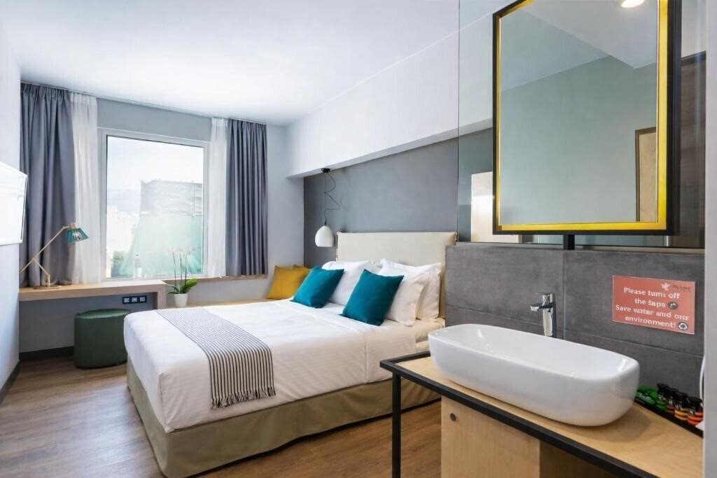 Фотографія St. Bjur Suites Athens 4*