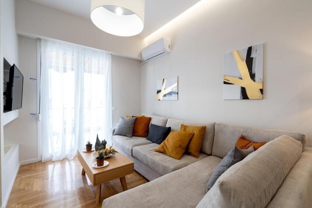 Картинка The Athens Gathering - Hip Area 4*