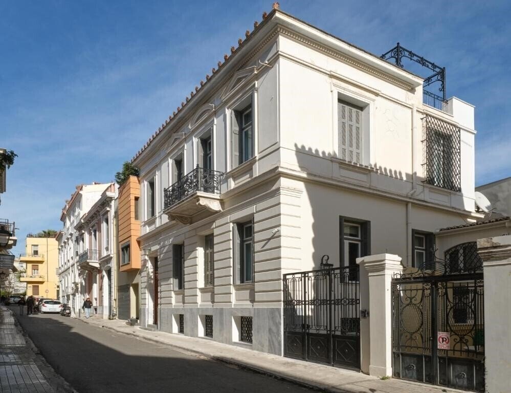 Отель The White House Plaka 4*