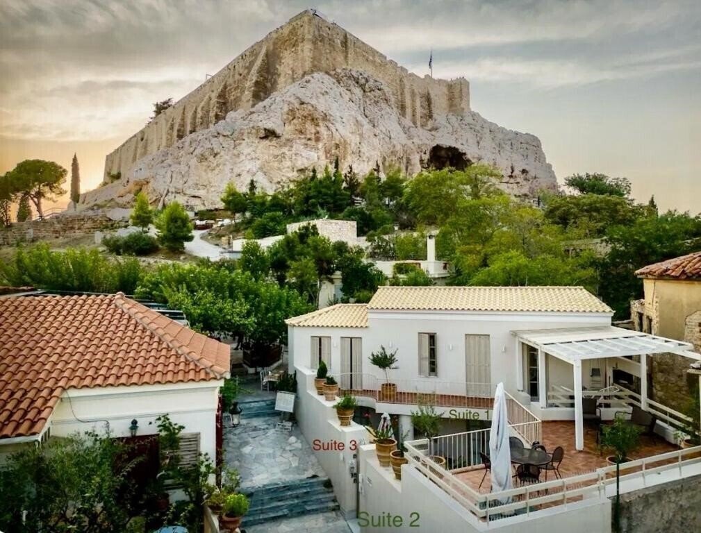 Отель Themelio Boutique Suite 4*