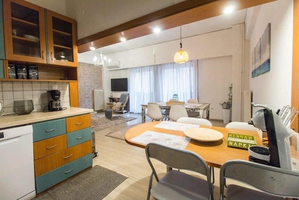 Картинка Unique Stylish Apt In Athens 4*